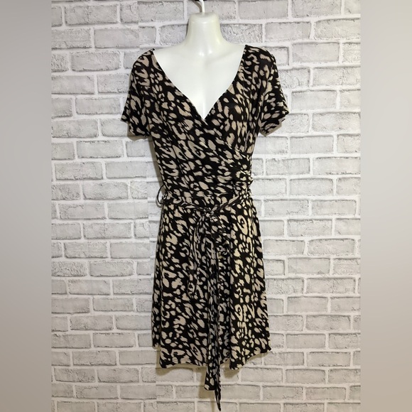 Urban Behavior brown and Cream Patterned Midi Dress v-neck, large - Picture 1 of 10